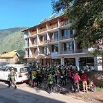 Sarthak Resorts-Reside In Nature With Best View, 9 Kms From Mall Road Manali