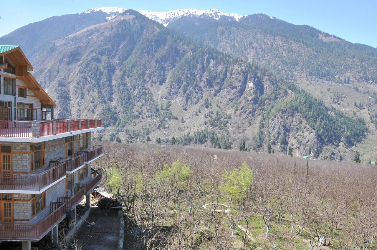 Resort Sarthak Resorts-reside In Nature With View, 9 Kms From Mall Road Manali (Himachal Pradesh)